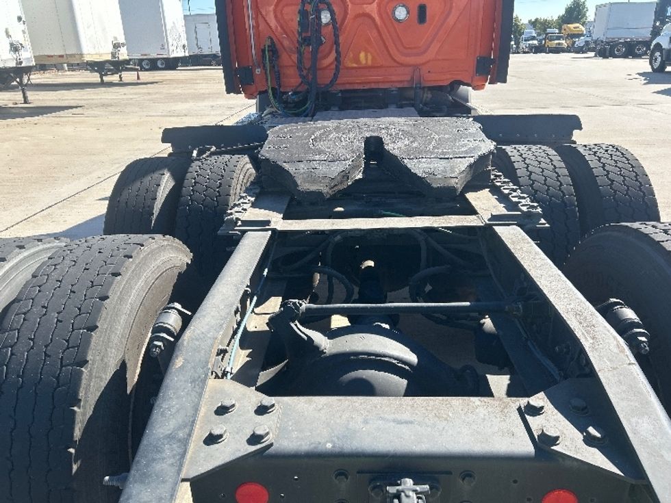 Day Cab Tractor-Heavy Duty Tractors-Freightliner-2019-T11664ST-Houston-TX-189,399\n\t\tmiles-$ 51,750 - Image 6