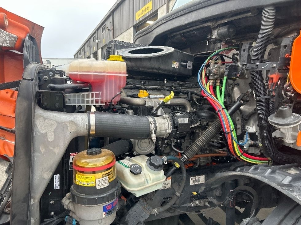 Day Cab Tractor-Heavy Duty Tractors-Freightliner-2019-T11664ST-Houston-TX-194,889\n\t\tmiles-$ 48,250 - Image 16