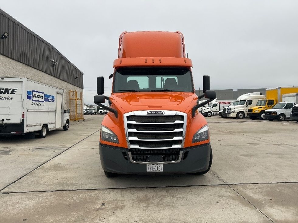 Day Cab Tractor-Heavy Duty Tractors-Freightliner-2019-T11664ST-Houston-TX-194,889\n\t\tmiles-$ 48,250 - Image 2
