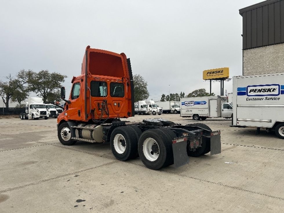 Day Cab Tractor-Heavy Duty Tractors-Freightliner-2019-T11664ST-Houston-TX-194,889\n\t\tmiles-$ 48,250 - Image 5