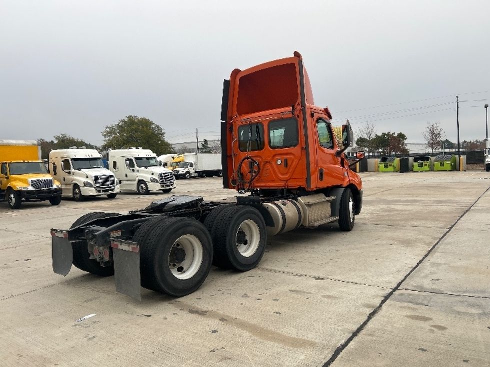 Day Cab Tractor-Heavy Duty Tractors-Freightliner-2019-T11664ST-Houston-TX-194,889\n\t\tmiles-$ 48,250 - Image 7