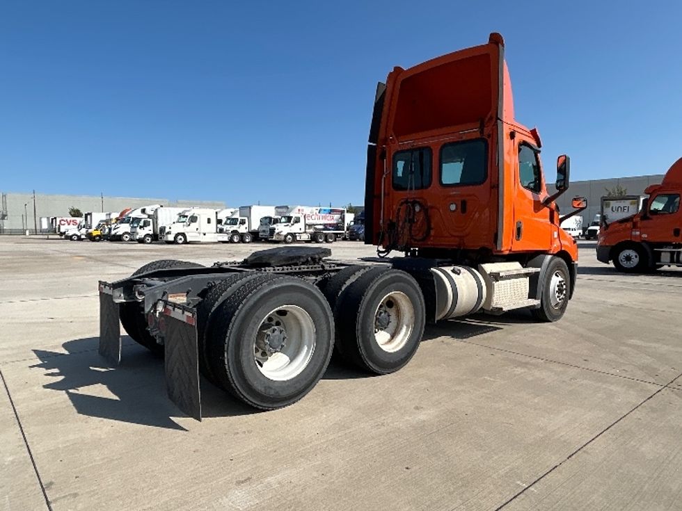 Day Cab Tractor-Heavy Duty Tractors-Freightliner-2019-T11664ST-Houston-TX-225,601\n\t\tmiles-$ 49,750 - Image 7