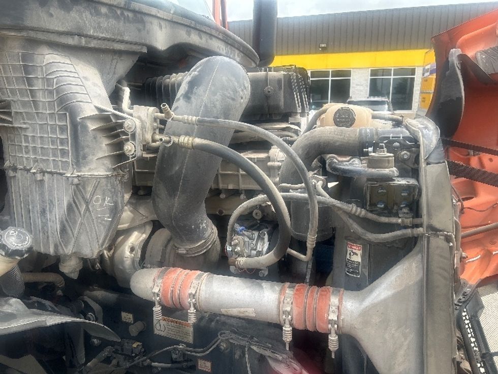 Day Cab Tractor-Heavy Duty Tractors-Freightliner-2019-T11664ST-Houston-TX-239,271\n\t\tmiles-$ 63,250 - Image 15