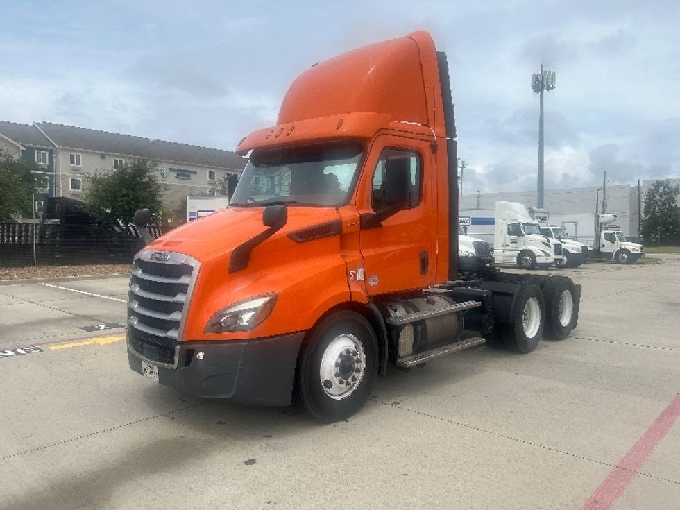 Day Cab Tractor-Heavy Duty Tractors-Freightliner-2019-T11664ST-Houston-TX-239,271\n\t\tmiles-$ 63,250 - Image 3