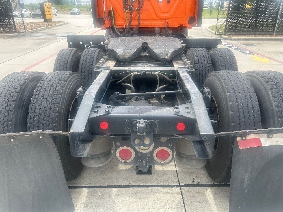 Day Cab Tractor-Heavy Duty Tractors-Freightliner-2019-T11664ST-Houston-TX-239,271\n\t\tmiles-$ 63,250 - Image 6