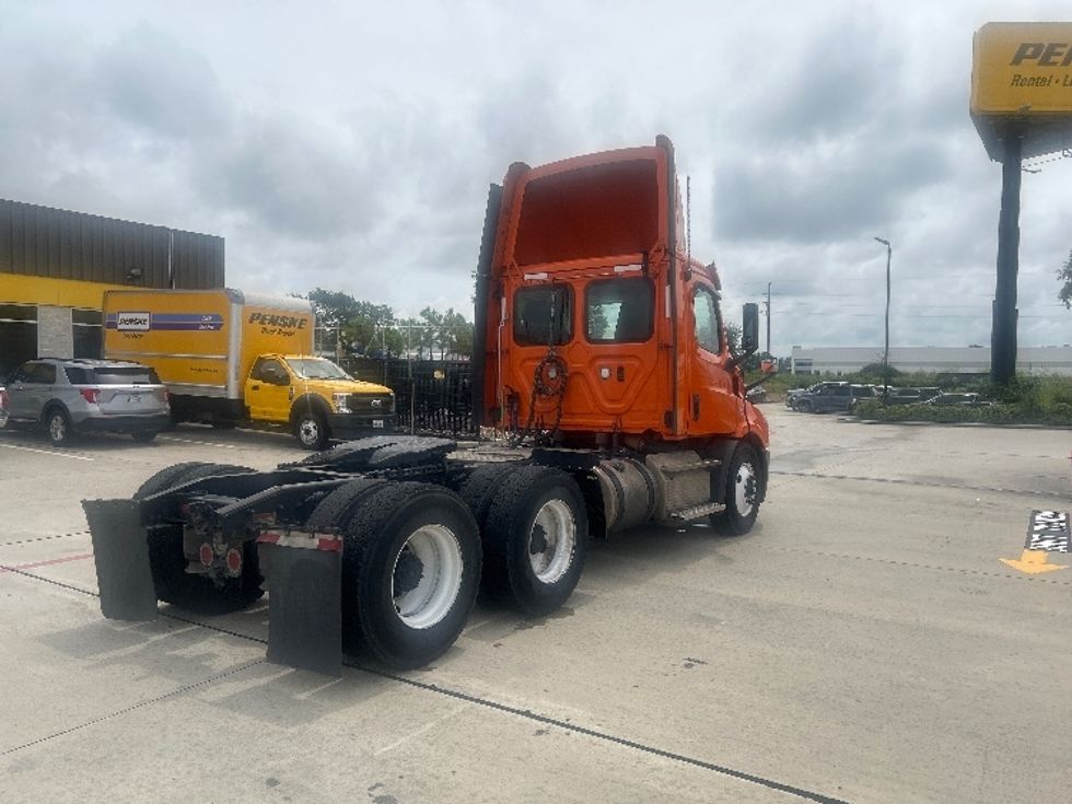 Day Cab Tractor-Heavy Duty Tractors-Freightliner-2019-T11664ST-Houston-TX-239,271\n\t\tmiles-$ 63,250 - Image 7