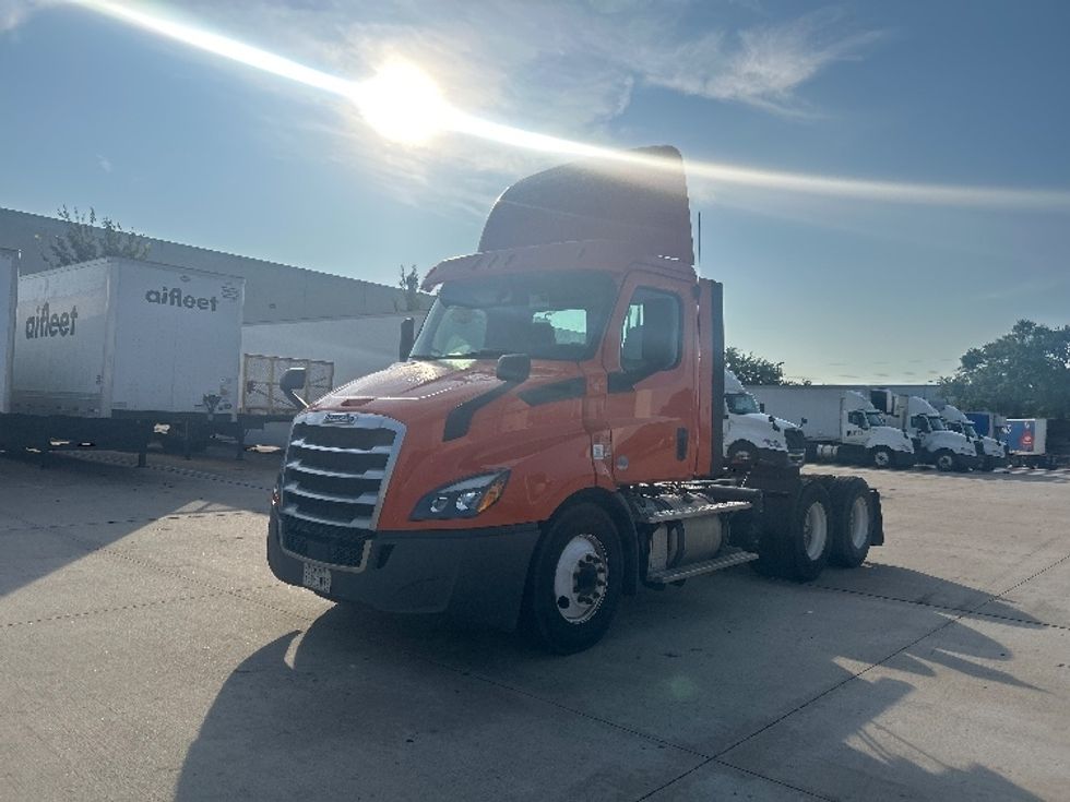 Day Cab Tractor-Heavy Duty Tractors-Freightliner-2019-T11664ST-Houston-TX-241,942\n\t\tmiles-$ 48,750 - Image 3