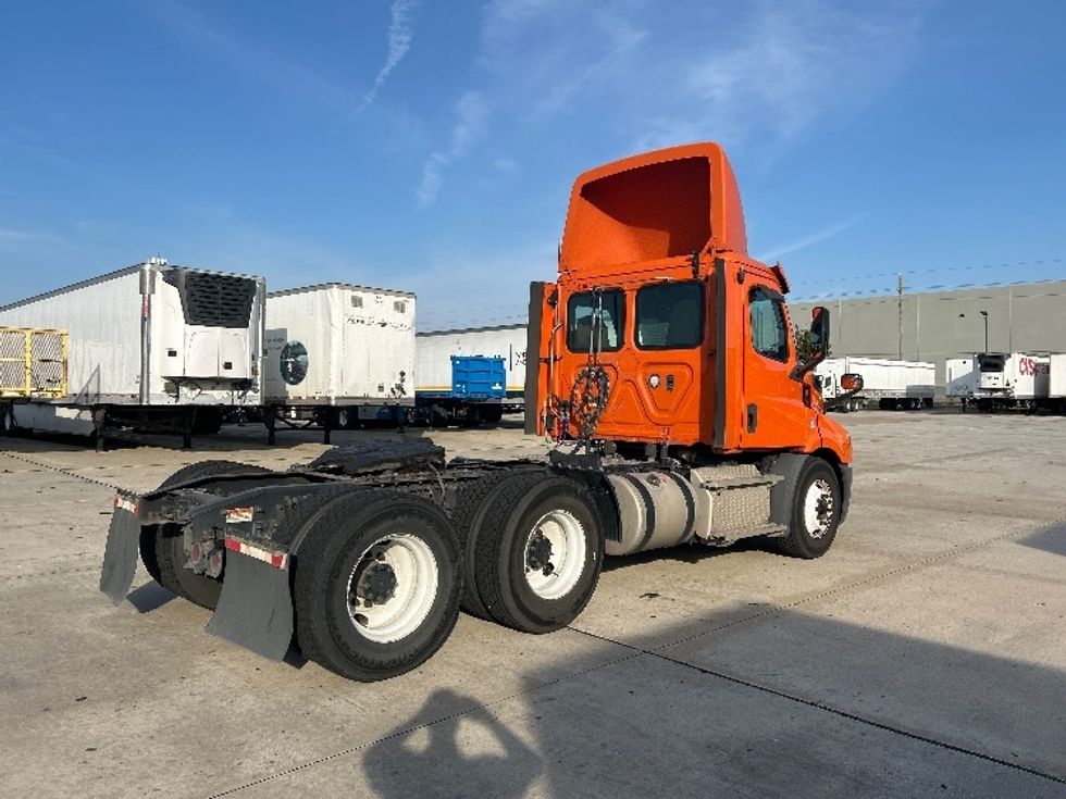 Day Cab Tractor-Heavy Duty Tractors-Freightliner-2019-T11664ST-Houston-TX-241,942\n\t\tmiles-$ 48,750 - Image 7