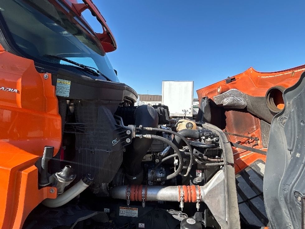 Day Cab Tractor-Heavy Duty Tractors-Freightliner-2019-T11664ST-Houston-TX-302,672\n\t\tmiles-$ 44,500 - Image 15