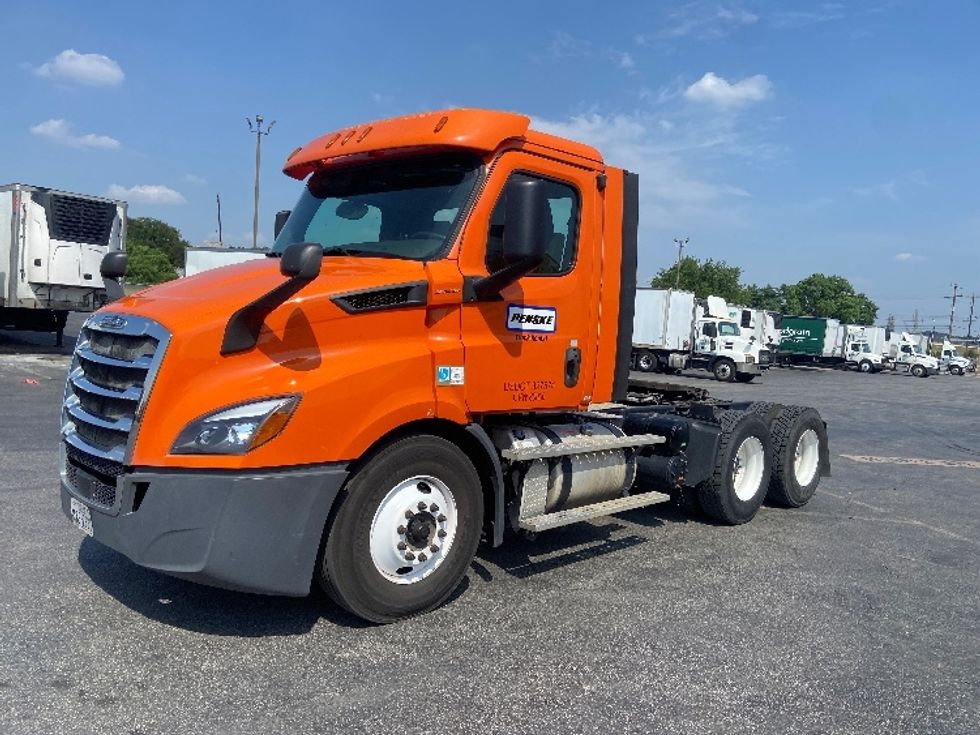 Day Cab Tractor-Heavy Duty Tractors-Freightliner-2019-T11664ST-Houston-TX-469,740\n\t\tmiles-$ 35,000 - Image 3