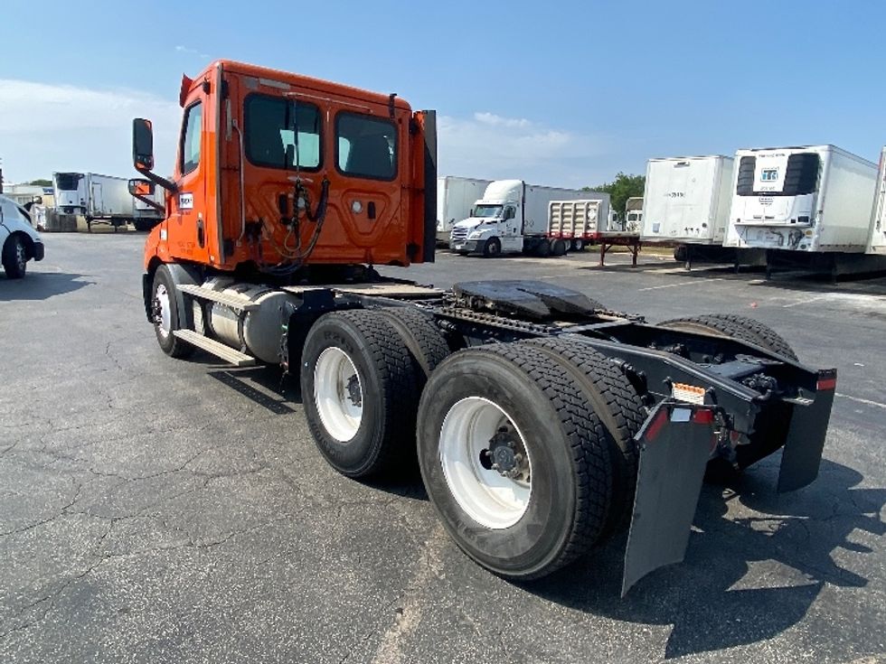 Day Cab Tractor-Heavy Duty Tractors-Freightliner-2019-T11664ST-Houston-TX-469,740\n\t\tmiles-$ 35,000 - Image 5