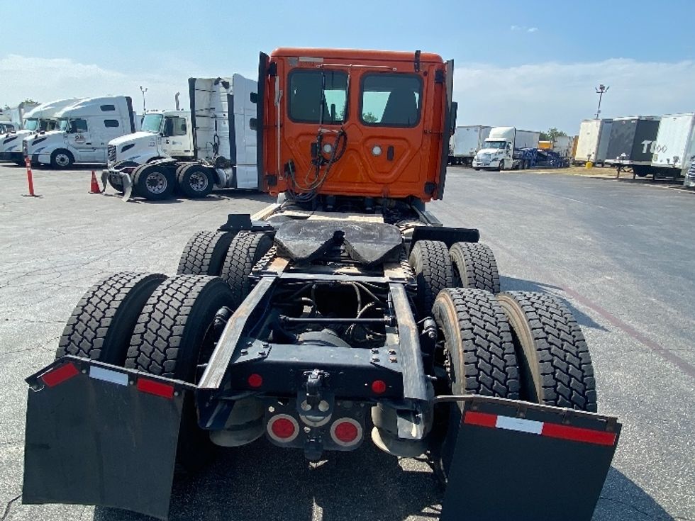Day Cab Tractor-Heavy Duty Tractors-Freightliner-2019-T11664ST-Houston-TX-469,740\n\t\tmiles-$ 35,000 - Image 6