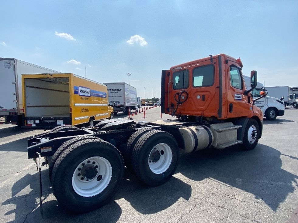 Day Cab Tractor-Heavy Duty Tractors-Freightliner-2019-T11664ST-Houston-TX-469,740\n\t\tmiles-$ 35,000 - Image 7