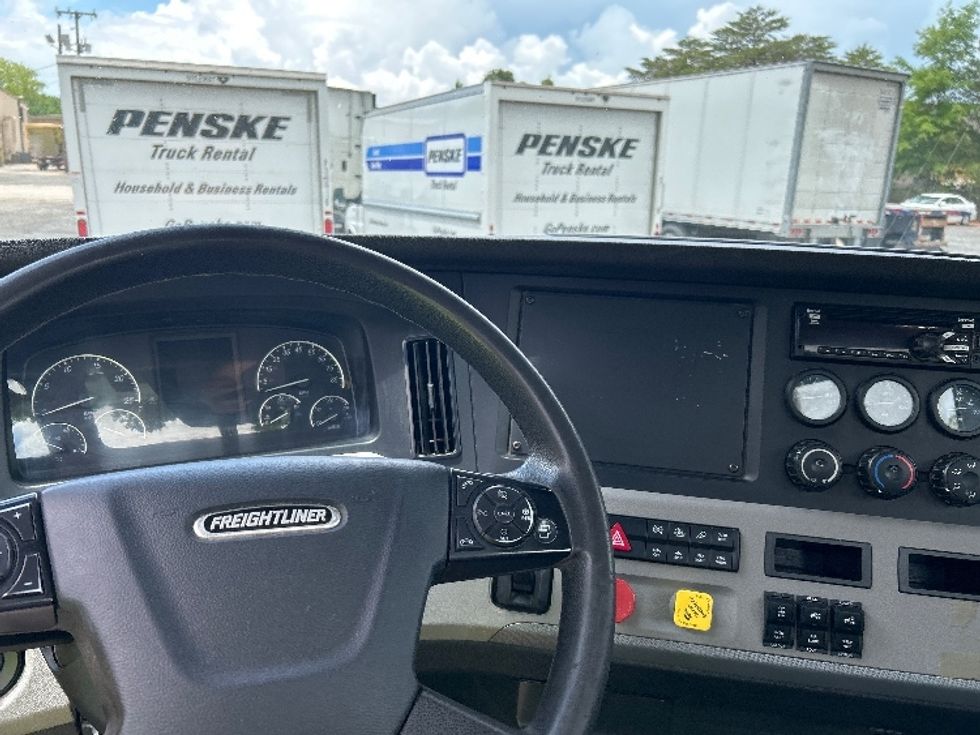 Day Cab Tractor-Heavy Duty Tractors-Freightliner-2019-T11664ST-Indian Trail-NC-422,937\n\t\tmiles-$ 40,750 - Image 10