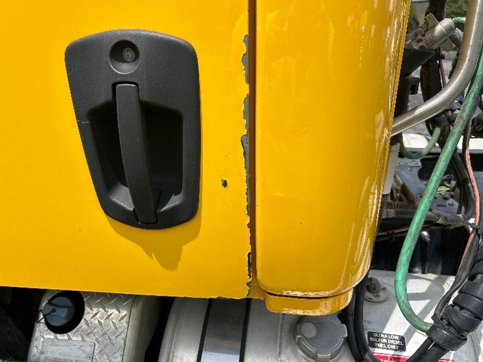 Day Cab Tractor-Heavy Duty Tractors-Freightliner-2019-T11664ST-Indian Trail-NC-422,937\n\t\tmiles-$ 40,750 - Image 16