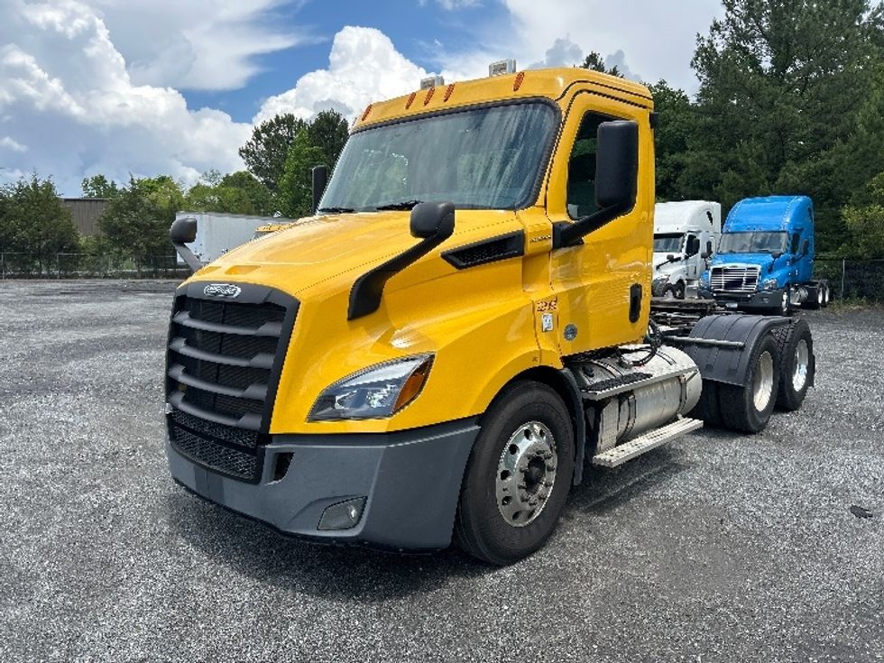 Day Cab Tractor-Heavy Duty Tractors-Freightliner-2019-T11664ST-Indian Trail-NC-422,937\n\t\tmiles-$ 40,750 - Image 3