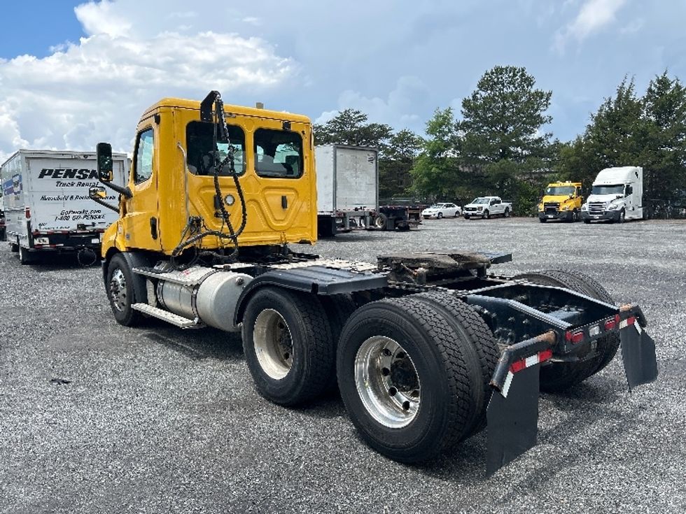 Day Cab Tractor-Heavy Duty Tractors-Freightliner-2019-T11664ST-Indian Trail-NC-422,937\n\t\tmiles-$ 40,750 - Image 5