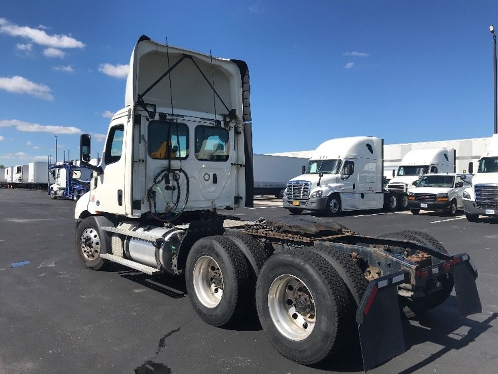 Day Cab Tractor-Heavy Duty Tractors-Freightliner-2019-T11664ST-Indianapolis-IN-555,356\n\t\tmiles-$ 41,000 - Image 5