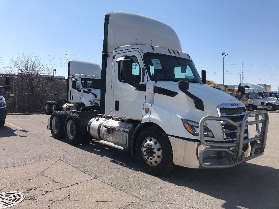 Day Cab Tractor-Heavy Duty Tractors-Freightliner-2019-T11664ST-Indianapolis-IN-566,059\n\t\tmiles-$ 36,250 - Image 1