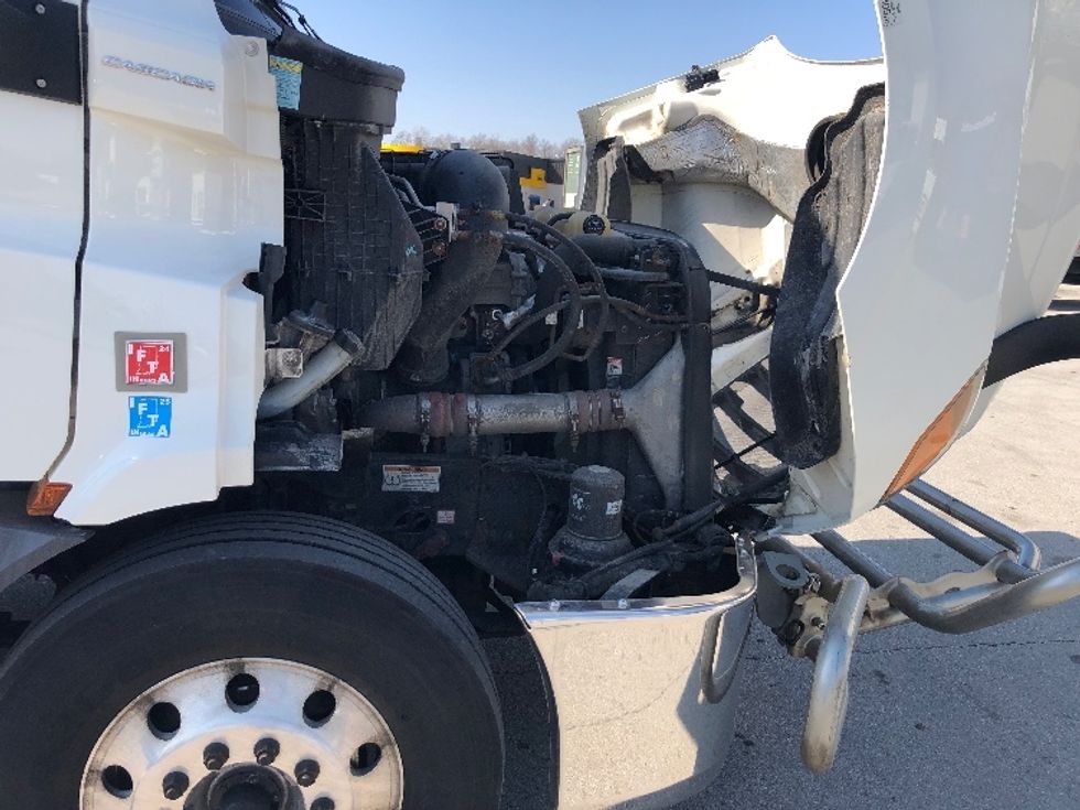 Day Cab Tractor-Heavy Duty Tractors-Freightliner-2019-T11664ST-Indianapolis-IN-566,059\n\t\tmiles-$ 36,250 - Image 15