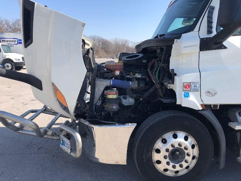 Day Cab Tractor-Heavy Duty Tractors-Freightliner-2019-T11664ST-Indianapolis-IN-566,059\n\t\tmiles-$ 36,250 - Image 16