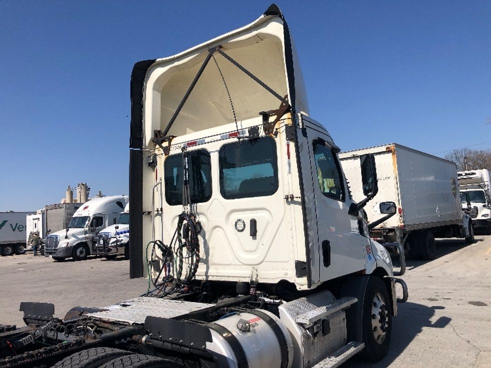 Day Cab Tractor-Heavy Duty Tractors-Freightliner-2019-T11664ST-Indianapolis-IN-566,059\n\t\tmiles-$ 36,250 - Image 18