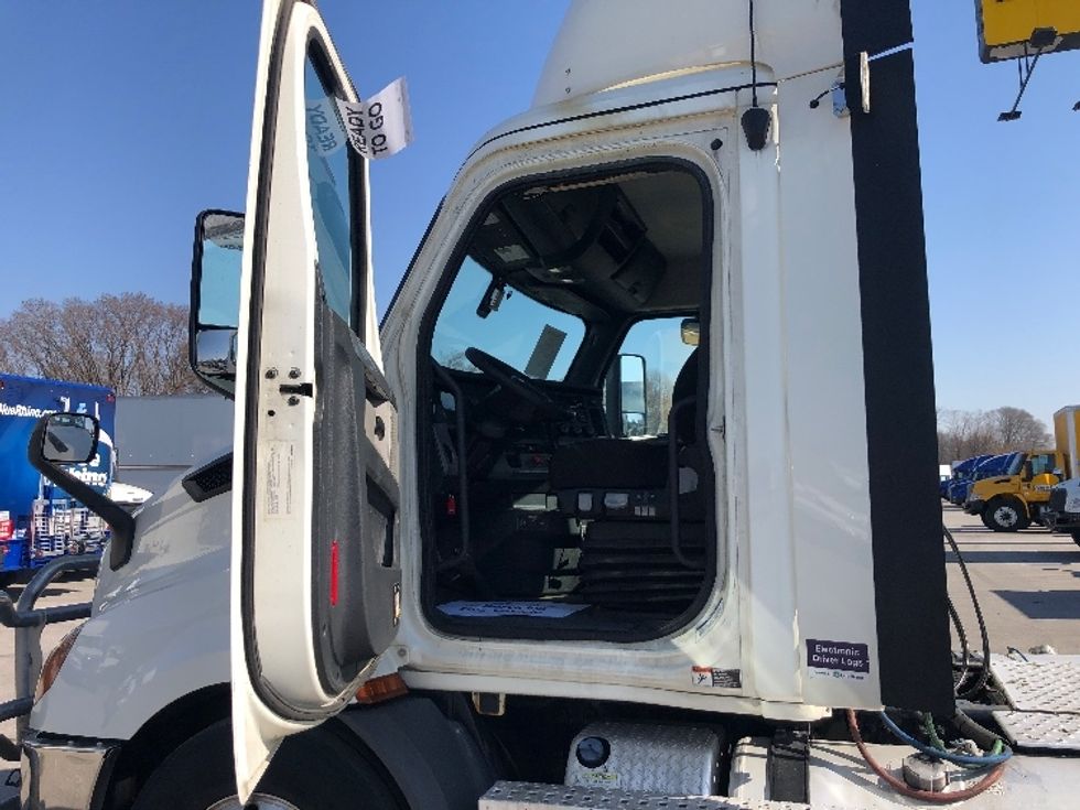 Day Cab Tractor-Heavy Duty Tractors-Freightliner-2019-T11664ST-Indianapolis-IN-566,059\n\t\tmiles-$ 36,250 - Image 9