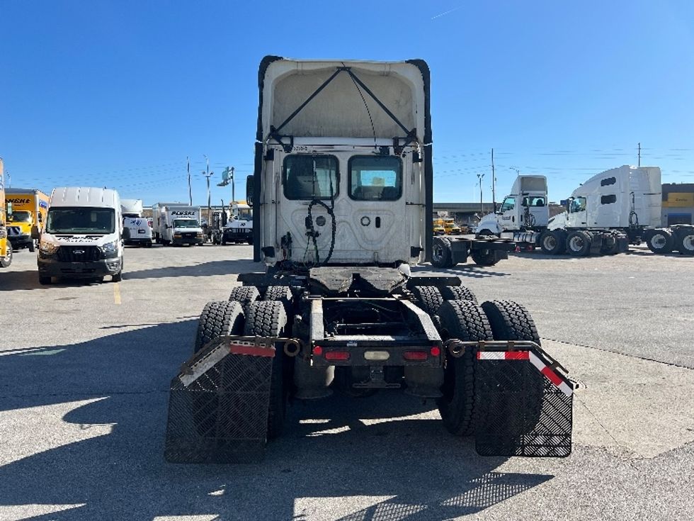 Day Cab Tractor-Heavy Duty Tractors-Freightliner-2019-T11664ST-Indianapolis-IN-741,745\n\t\tmiles-$ 27,750 - Image 6