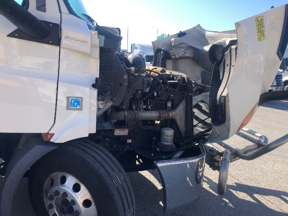 Day Cab Tractor-Heavy Duty Tractors-Freightliner-2019-T11664ST-Indianapolis-IN-838,315\n\t\tmiles-$ 26,750 - Image 15