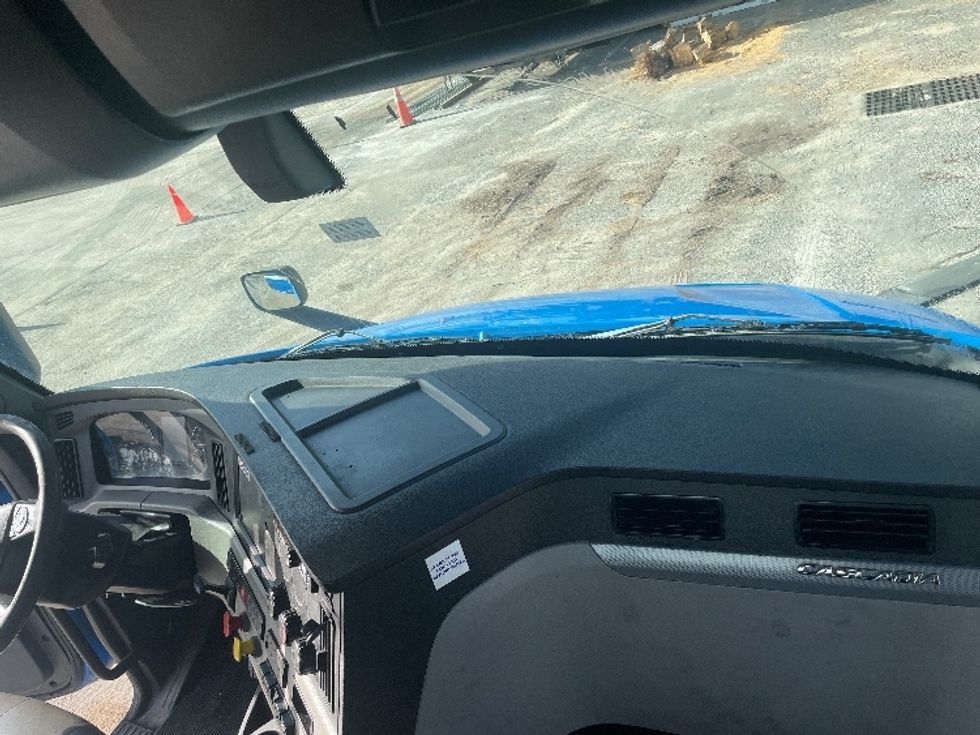 Day Cab Tractor-Heavy Duty Tractors-Freightliner-2019-T11664ST-Jacksonville-FL-309,871\n\t\tmiles-$ 50,500 - Image 13