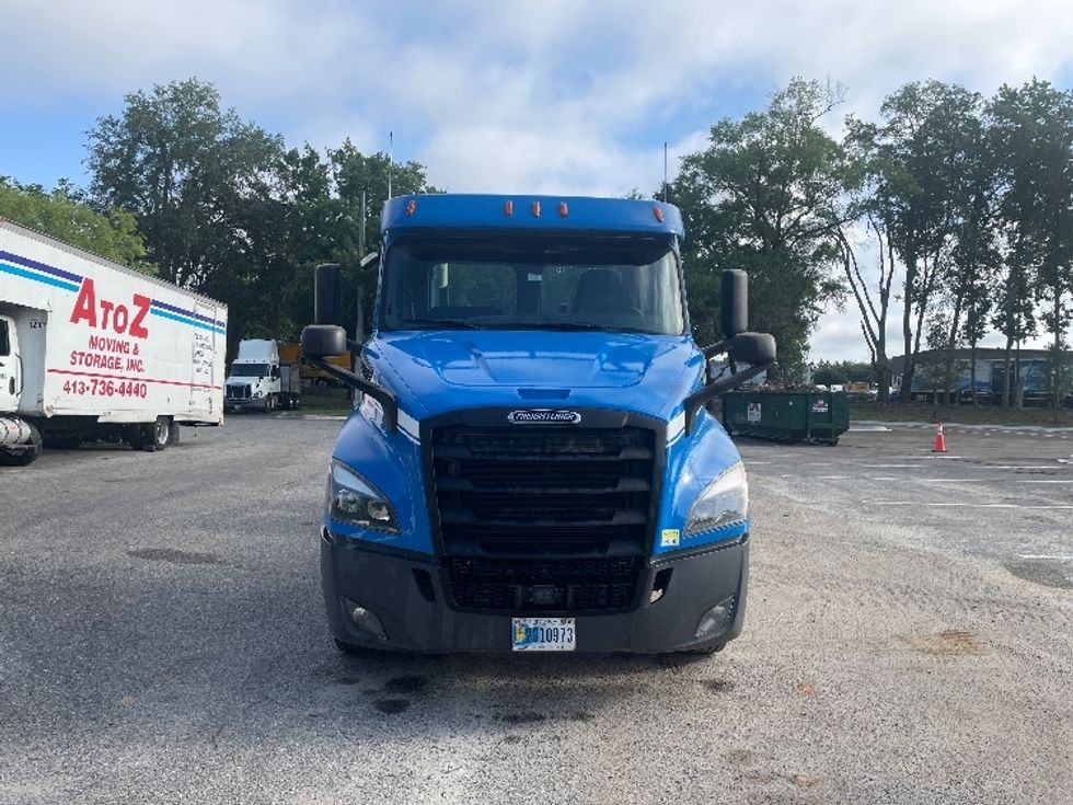 Day Cab Tractor-Heavy Duty Tractors-Freightliner-2019-T11664ST-Jacksonville-FL-309,871\n\t\tmiles-$ 50,500 - Image 2