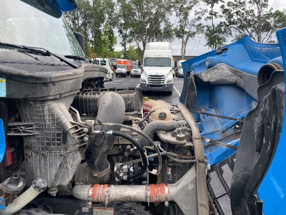 Day Cab Tractor-Heavy Duty Tractors-Freightliner-2019-T11664ST-Jacksonville-FL-317,654\n\t\tmiles-$ 50,250 - Image 15