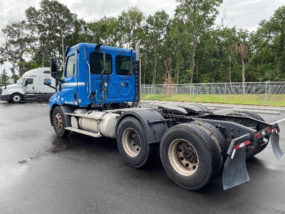 Day Cab Tractor-Heavy Duty Tractors-Freightliner-2019-T11664ST-Jacksonville-FL-317,654\n\t\tmiles-$ 50,250 - Image 5