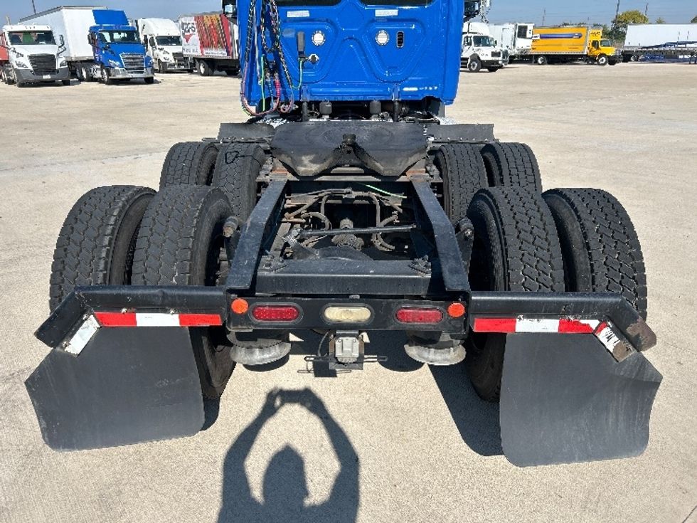 Day Cab Tractor-Heavy Duty Tractors-Freightliner-2019-T11664ST-Katy-TX-195,099\n\t\tmiles-$ 56,250 - Image 6