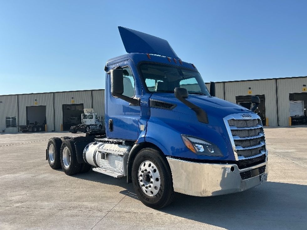 Day Cab Tractor-Heavy Duty Tractors-Freightliner-2019-T11664ST-Katy-TX-240,688\n\t\tmiles-$ 53,500 - Image 1