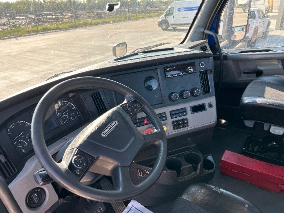 Day Cab Tractor-Heavy Duty Tractors-Freightliner-2019-T11664ST-Katy-TX-240,688\n\t\tmiles-$ 53,500 - Image 10