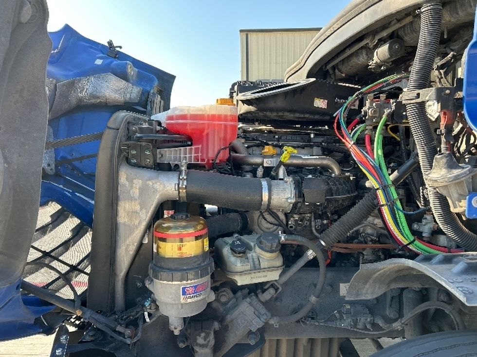 Day Cab Tractor-Heavy Duty Tractors-Freightliner-2019-T11664ST-Katy-TX-240,688\n\t\tmiles-$ 53,500 - Image 16