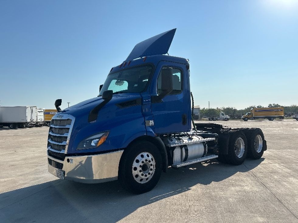 Day Cab Tractor-Heavy Duty Tractors-Freightliner-2019-T11664ST-Katy-TX-240,688\n\t\tmiles-$ 53,500 - Image 3