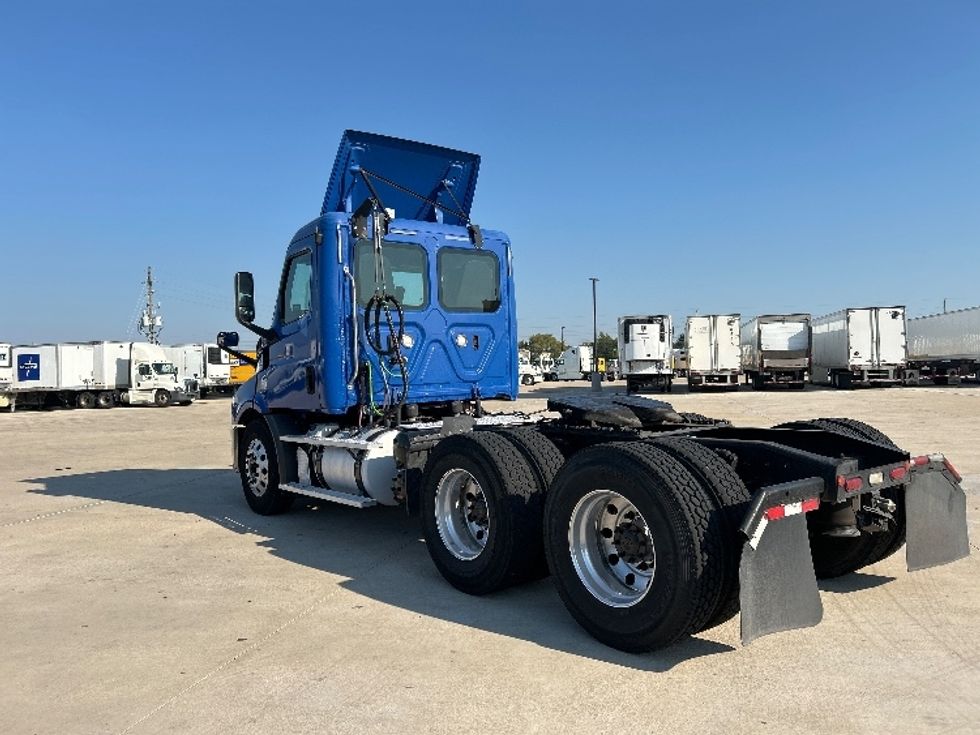 Day Cab Tractor-Heavy Duty Tractors-Freightliner-2019-T11664ST-Katy-TX-240,688\n\t\tmiles-$ 53,500 - Image 5