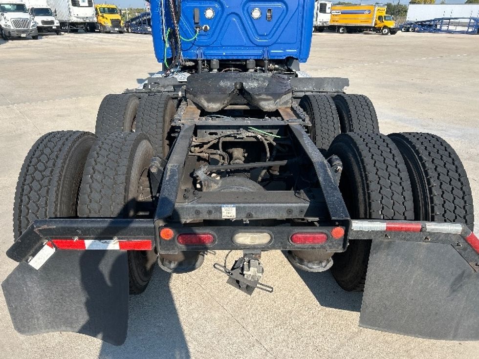 Day Cab Tractor-Heavy Duty Tractors-Freightliner-2019-T11664ST-Katy-TX-240,688\n\t\tmiles-$ 53,500 - Image 6