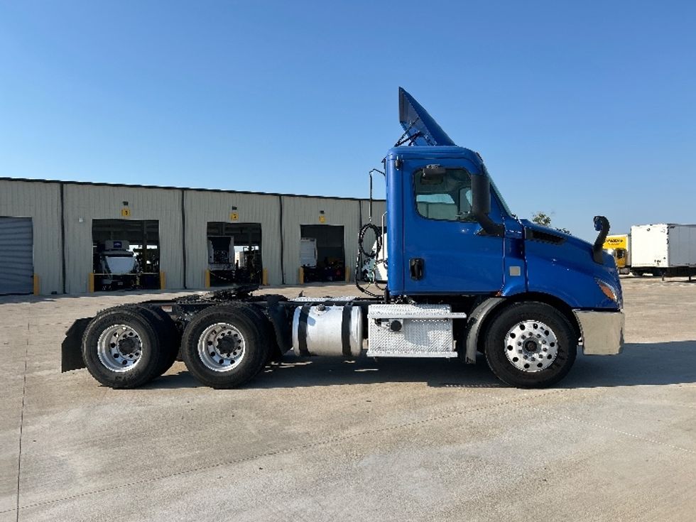 Day Cab Tractor-Heavy Duty Tractors-Freightliner-2019-T11664ST-Katy-TX-240,688\n\t\tmiles-$ 53,500 - Image 8