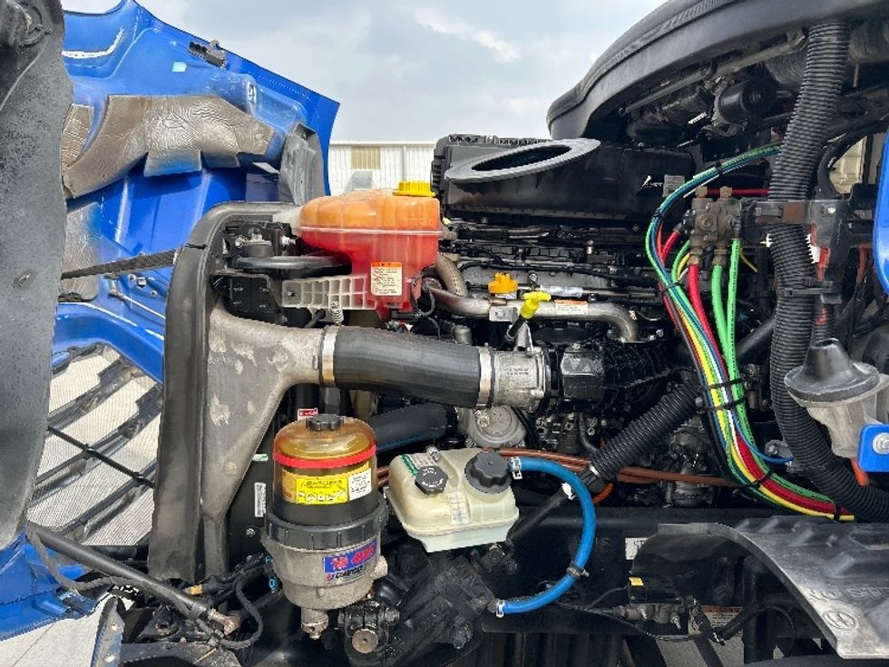 Day Cab Tractor-Heavy Duty Tractors-Freightliner-2019-T11664ST-Katy-TX-288,851\n\t\tmiles-$ 48,500 - Image 15