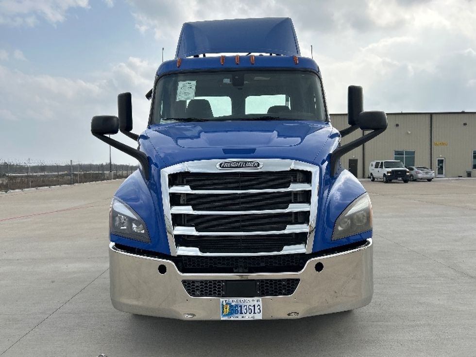 Day Cab Tractor-Heavy Duty Tractors-Freightliner-2019-T11664ST-Katy-TX-288,851\n\t\tmiles-$ 48,500 - Image 2