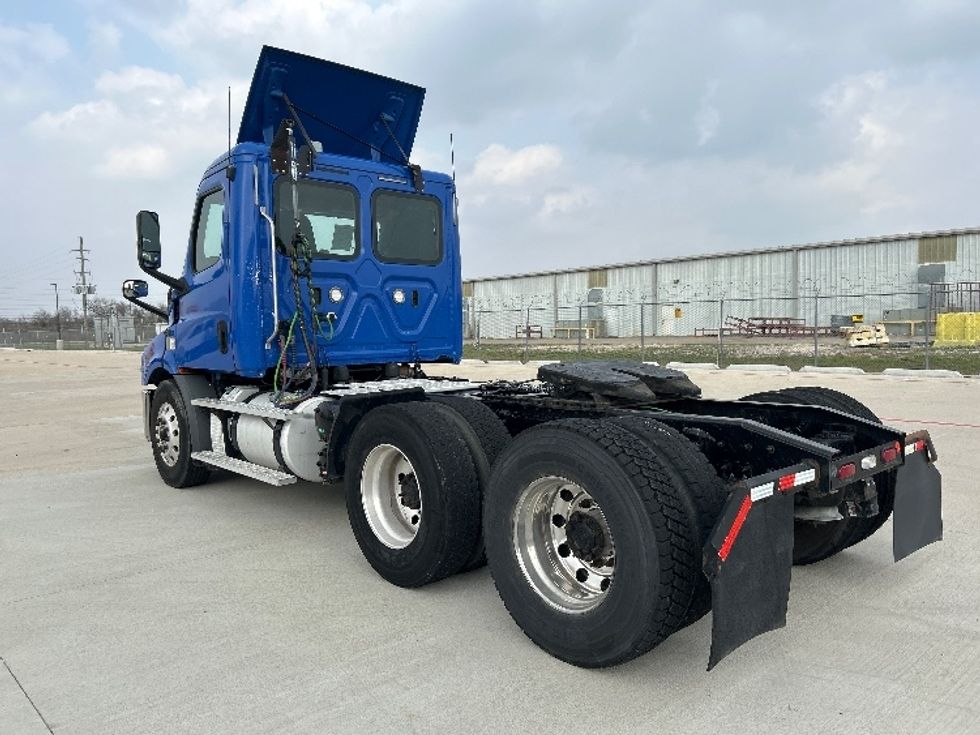 Day Cab Tractor-Heavy Duty Tractors-Freightliner-2019-T11664ST-Katy-TX-288,851\n\t\tmiles-$ 48,500 - Image 5
