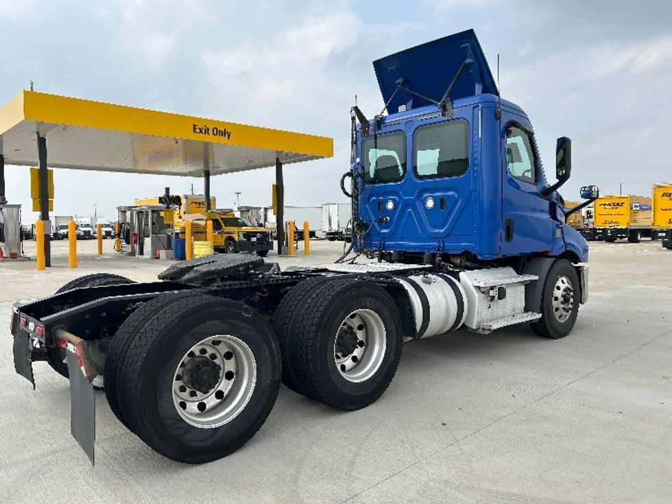 Day Cab Tractor-Heavy Duty Tractors-Freightliner-2019-T11664ST-Katy-TX-288,851\n\t\tmiles-$ 48,500 - Image 7