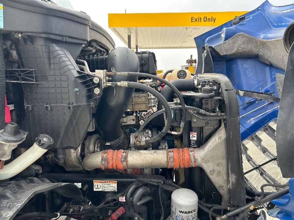 Day Cab Tractor-Heavy Duty Tractors-Freightliner-2019-T11664ST-Katy-TX-292,880\n\t\tmiles-$ 48,000 - Image 14