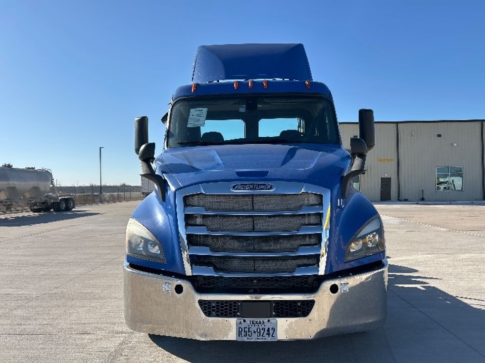 Day Cab Tractor-Heavy Duty Tractors-Freightliner-2019-T11664ST-Katy-TX-320,105\n\t\tmiles-$ 46,250 - Image 2