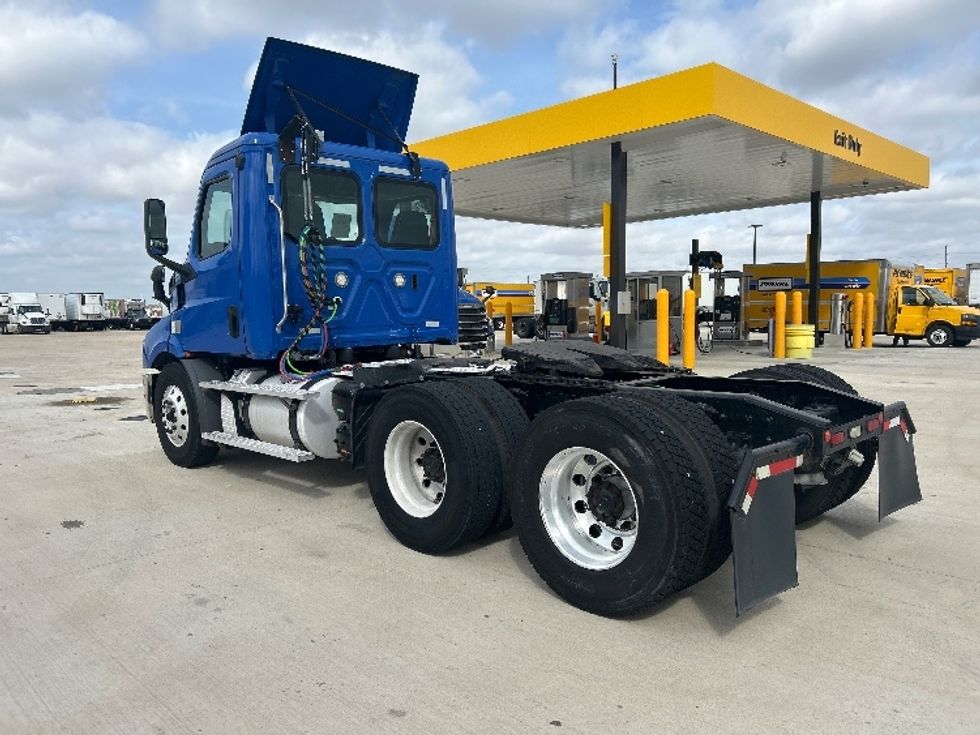 Day Cab Tractor-Heavy Duty Tractors-Freightliner-2019-T11664ST-Katy-TX-320,105\n\t\tmiles-$ 46,250 - Image 5