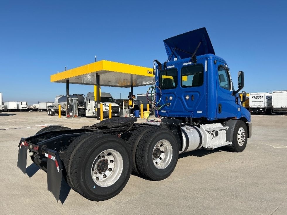 Day Cab Tractor-Heavy Duty Tractors-Freightliner-2019-T11664ST-Katy-TX-320,105\n\t\tmiles-$ 46,250 - Image 7