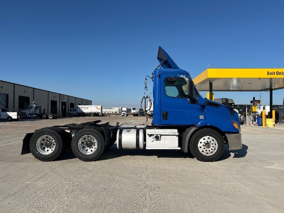 Day Cab Tractor-Heavy Duty Tractors-Freightliner-2019-T11664ST-Katy-TX-320,105\n\t\tmiles-$ 46,250 - Image 8